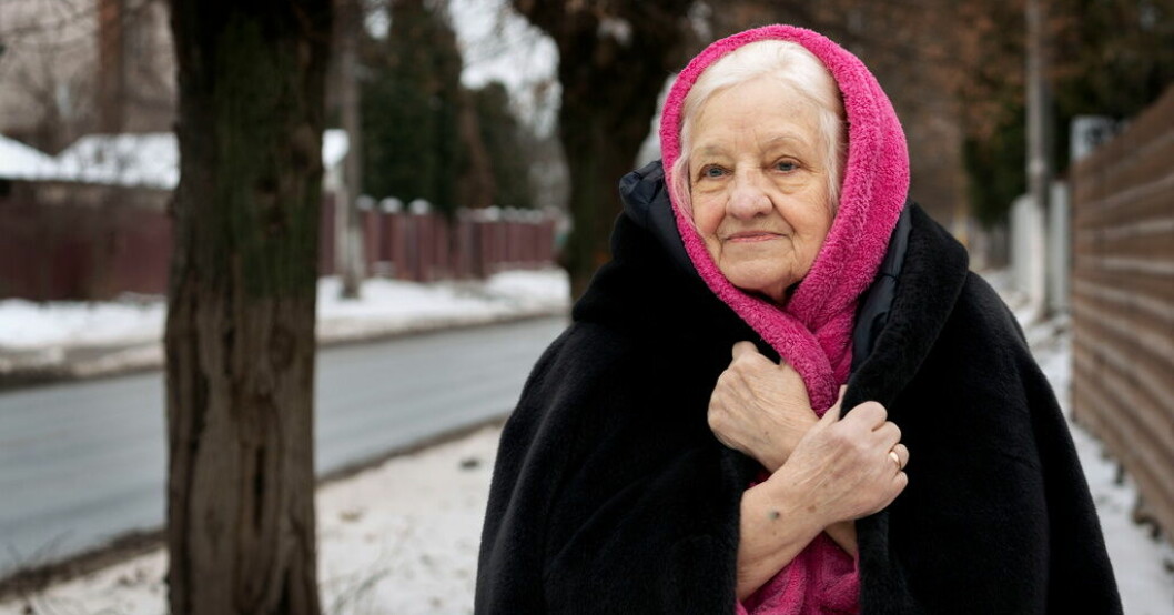 På den stora gatan utanför Nadija Omeltjenkos hus i Butja, utanför Kiev, stod det tidigare många stridsvagnsvrak. Nu är de borttransporterade. Tyskar, ryssar – 84-åring minns alla ockupanter