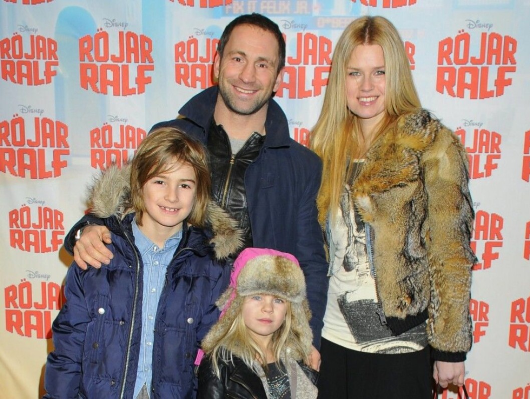 Paolo Roberto och exfrun Lena Arrelöw har fortsatt bra kontakt. Här på premiär med barnen Enzo, 10, och Elisa, 7. Foto: IBL Premiär på Disneys nya film "Röjar-Ralf", 2013-02-02