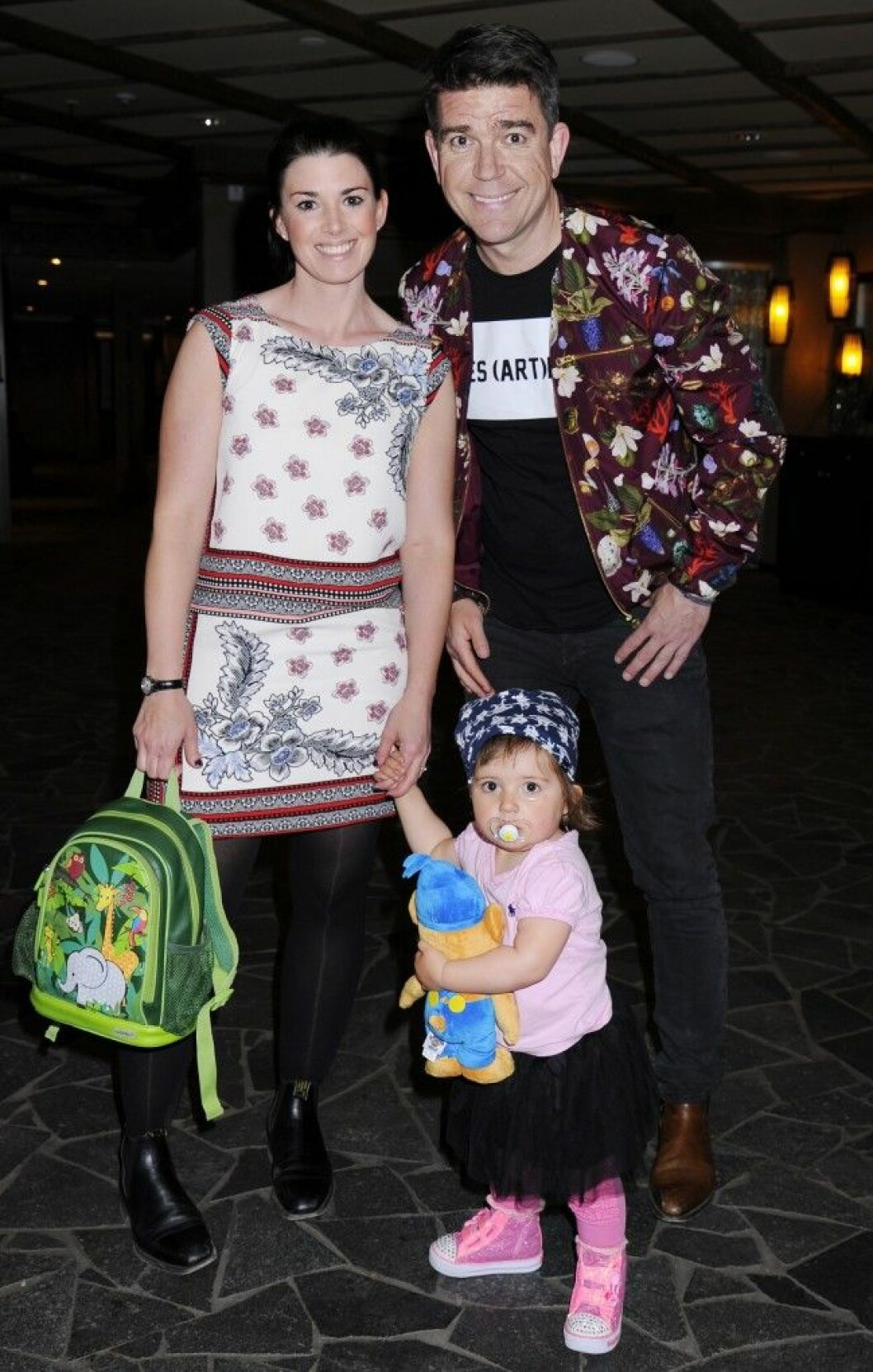 Patrick Ekwall med Hannah Kindstrand och dottern Tindra, 2 år, som aldrig träffat sin farfar. Foto: IBL Patrick Ekwall och Hannah Kindstrand med dotter Tindra Säsongspremiär Kolmården, 2015-04-30 (c) Cecilia Österberg / IBL