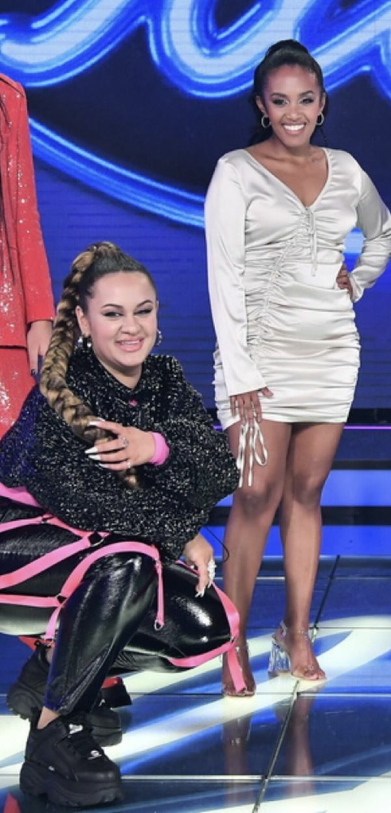 Paulina och Nadja i final av Idol 2020. Paulina Pancenkov och Nadja Holm i Idolfinal 2020