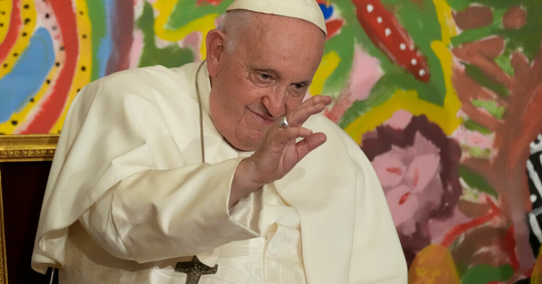 Påve Franciskus, fotograferad i torsdags. Febersjuk påve ställer in audiens
