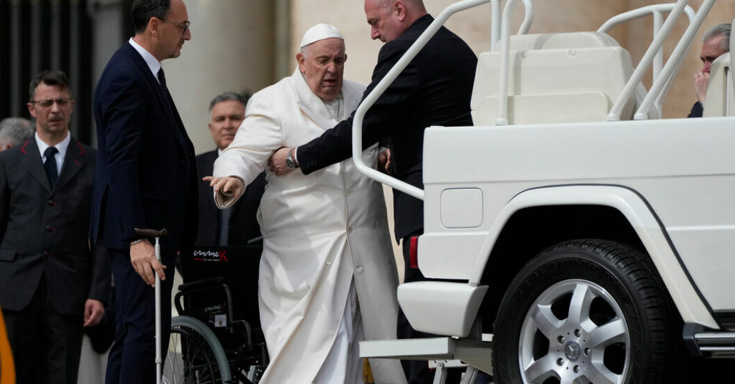 Påven har luftvägsinfektion – inlagd på sjukhus