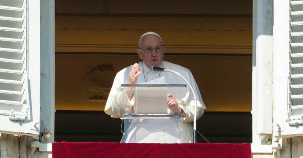 Påve Franciskus uttryckte sorg och oro när han talade på Petersplatsen i Vatikanstaten på söndagen. Påven oroad över fängslad biskop