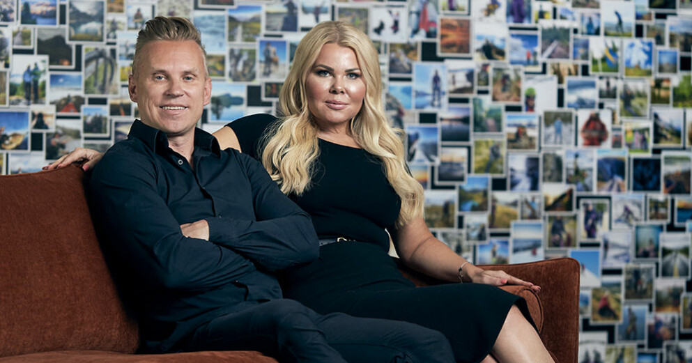 Paret bor fortfarande kvar i Boråstrakten. Går allt som det ska kommer Pernilla och Niclas Nyrensten att få in omkring 630 miljoner kronor på sina bankkonton.