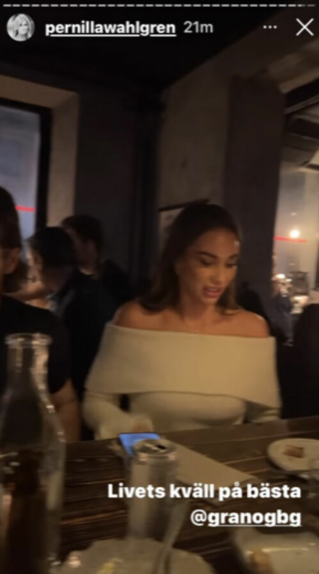 Pernilla Wahlgren taggar restaurangen i hennes Instagram story. Pernilla Wahlgren taggar restaurangen i hennes Instagram story.