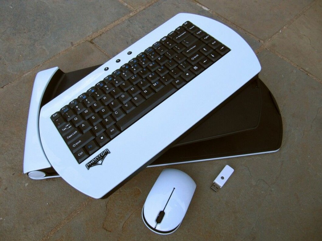 Via: <a href="http://en.wikipedia.org/wiki/Phantom_Entertainment#mediaviewer/File:Lapboard_Samples_-_White_002.JPG" target="_blank" rel="noopener">Wikipedia</a> Phantom