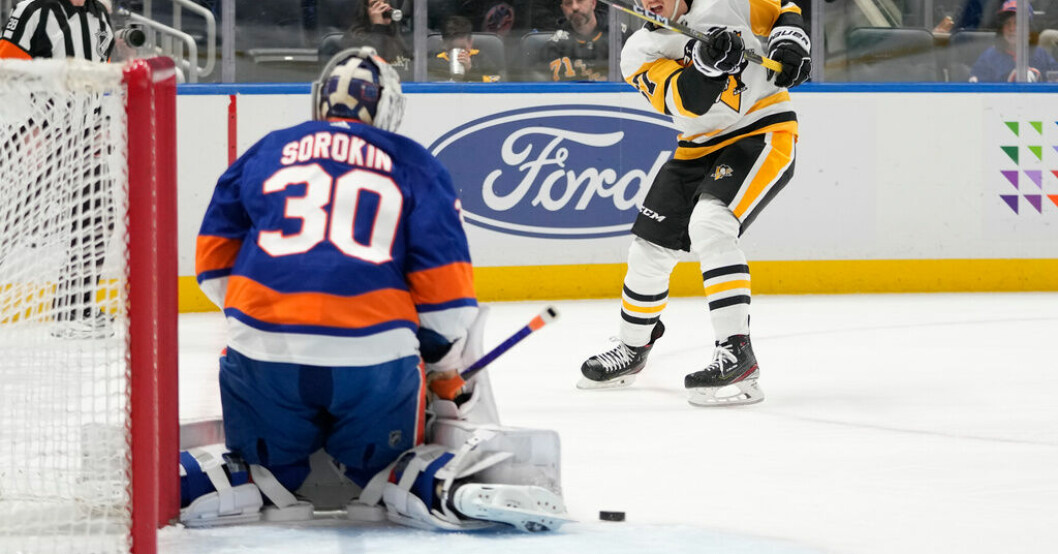 Pittsburghs Rickard Rakell gjorde två mål mot New York Islanders. Rakell tvåmålsskytt mot Islanders