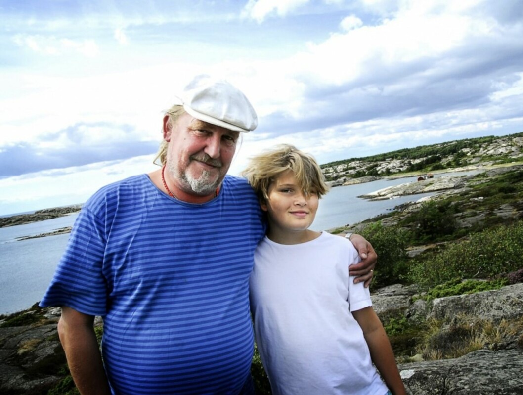 Plura och yngste sonen Nils på Koster, år 2008. FOTO: TT Plura och yngste sonen Nils vid havet