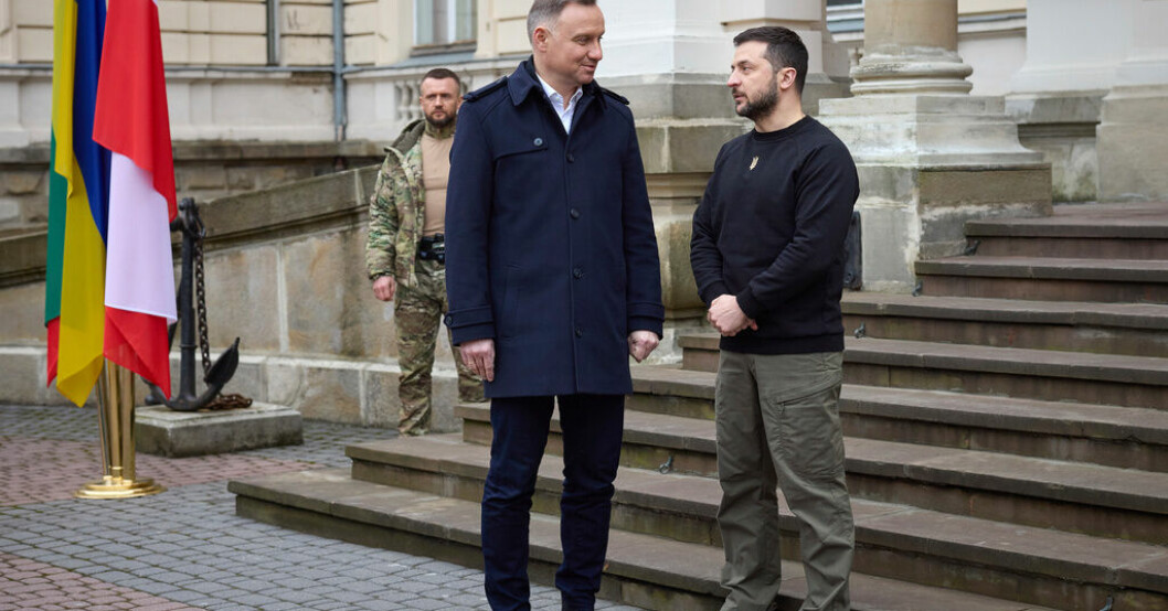 Polens president Andrzej Duda och Ukrainas president Volodymyr Zelenskyj under ett besök i ukrainska Lviv. Arkivbild. Kriget ändrar synen på Polen: Land vid fronten