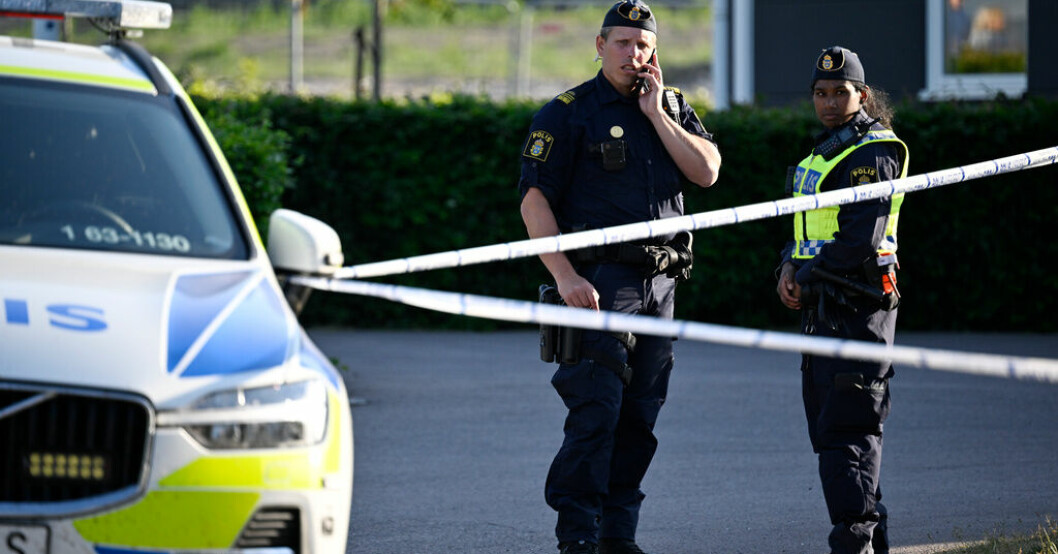 Polis på plats i Ängelholm efter att en flicka i 10-årsåldern förts till sjukhus med befarade knivskador. Arkivbild. Ängelholmsdådet: Misstänks för fler överfall