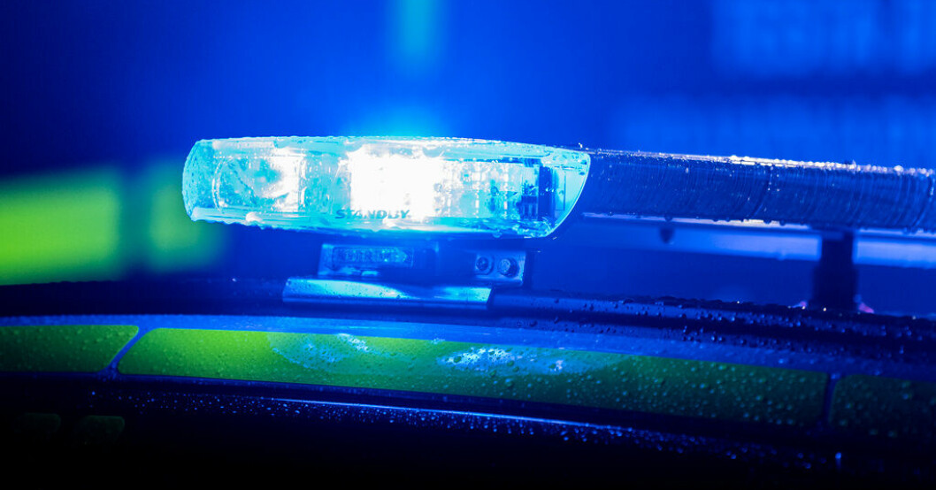Polisen larmades om en kvinna som blivit överfallen av en man när hon gick ut för att slänga sopor. Arkivbild. Man gripen för våldtäktsförsök