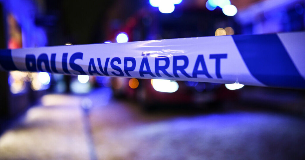 Polisen larmades till platsen vid 20.30-tiden. Arkivbild. Försökte stoppa bråk – gripen för mord