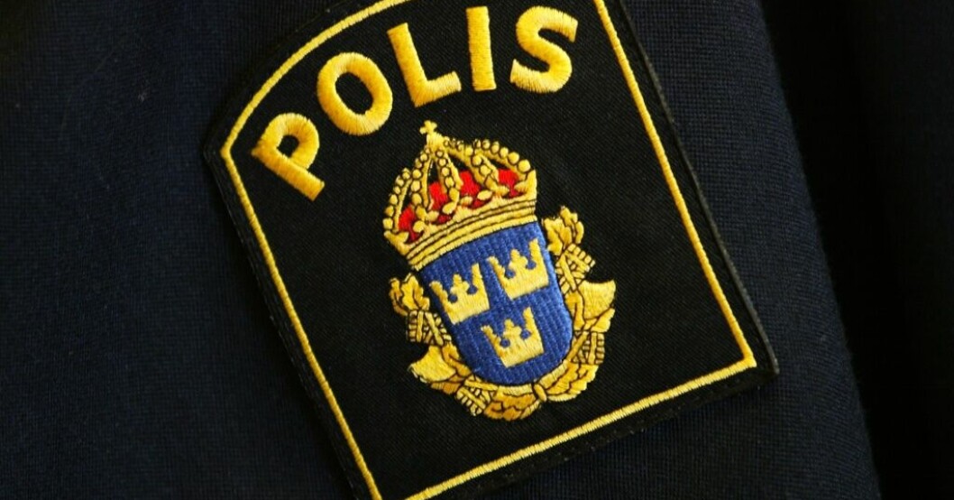 Polisen ryckte ut till ett misstänkt bråk i en lägenhet, och hittade två personer som fallit från en balkong. Arkivbild. Två föll från balkong – polisen utreder
