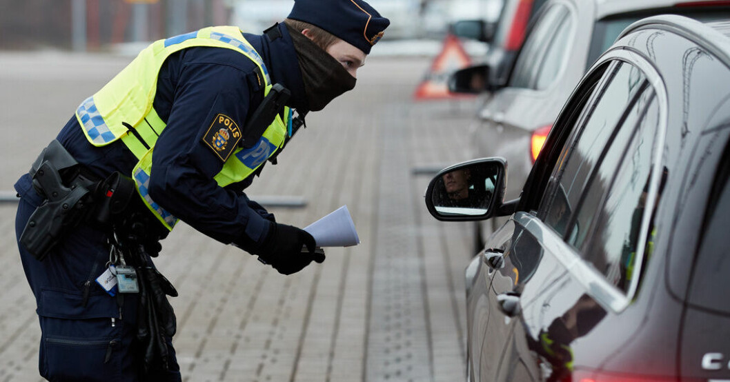 Polisen ska få utökade befogenheter till kontroller och kroppsvisitering i gränsnära områden. Arkivbild. Lagrådets nya kritik – risk för diskriminering
