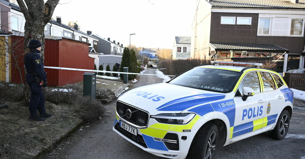 Polisen spärrade under torsdagen av området där explosionen ägde rum. Sex anhållna efter sprängdådet i Hässelby
