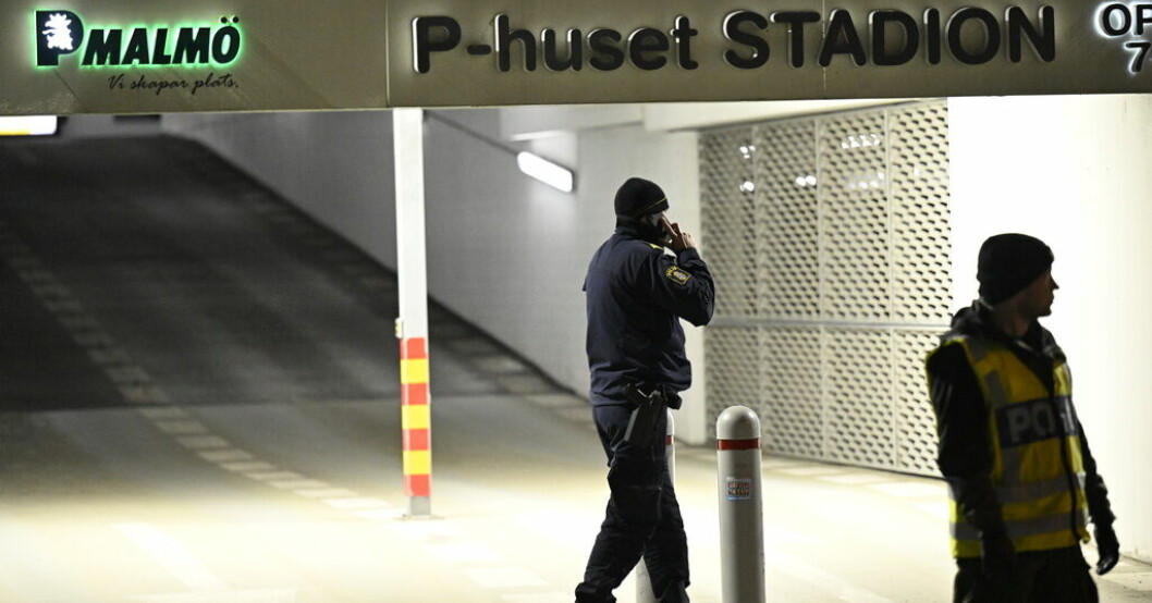 Polisen utreder ett misstänkt mord sedan en person hittats död i ett parkeringshus i Malmö. Misstänkt mord i parkeringshus – en gripen