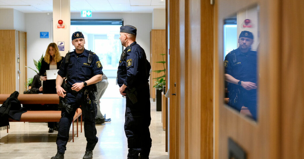 Poliser.