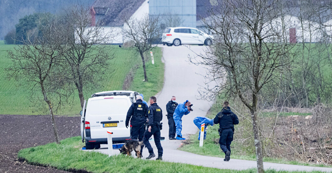 Polisinsatser i danska Kirkerup med anledning av den 13-åriga flickans försvinnande den 15 april. Arkivbild. Misstänkt i Danmark utreds även för mord
