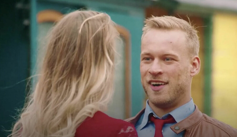Pontus Bäck i <span class=" italic" data-lab-italic_desktop="italic">Flirty dancing</span>. Okänd tjej och Pontus Bäck i Flirty dancing