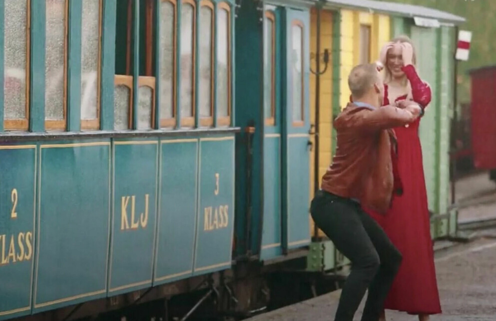 Pontus Bäck twerkar i <span class=" italic" data-lab-italic_desktop="italic">Flirty dancing</span>. Pontus Bäck i Flirty dancing