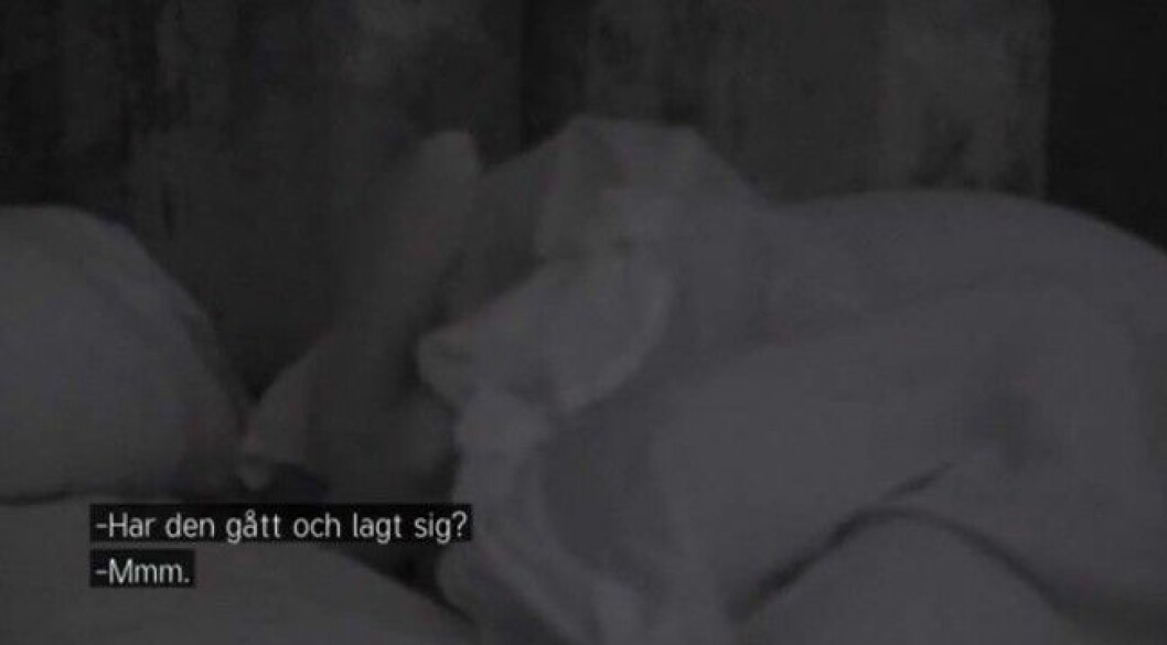 Det blev inte något gupp under täcket. Och ja, Emelie pratar alltså om Jonathans disco-stick. Foto: TV3 Potens