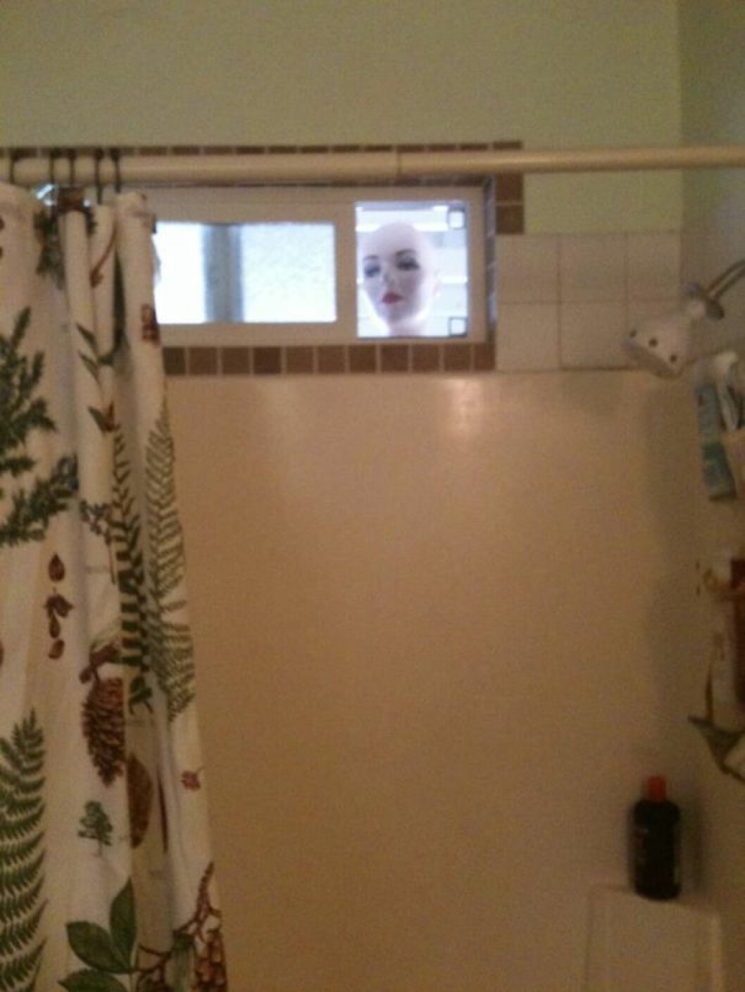 Via: <a href="http://www.boredpanda.com/funny-april-fools-pranks/" target="_blank" rel="noopener">Bored Panda</a> pranks19