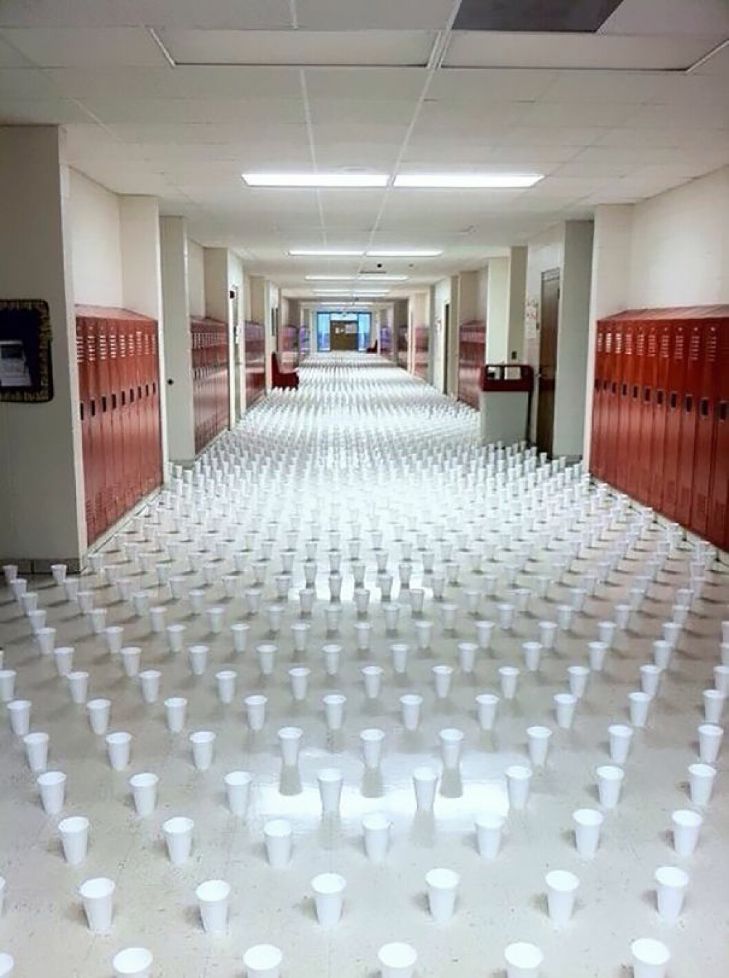 Via: <a href="http://www.boredpanda.com/funny-april-fools-pranks/" target="_blank" rel="noopener">Bored Panda</a> pranks7