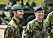 Prins Carl Philip och HMK Stabschef Jan Salestrand på besöket vid Luftvärnsregementet LV6 i Halmstad under torsdagen.