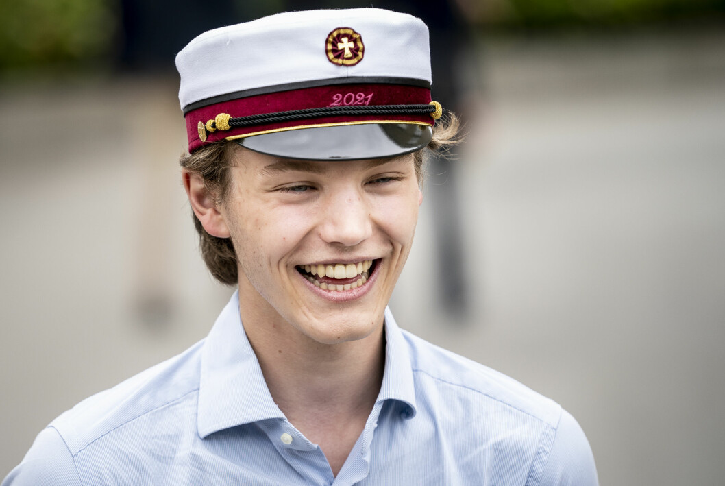 Prins Felix tog studenten från gymnasieskolan <span class=" italic" data-lab-italic_desktop="italic">Gammel Hellerup Gymnasium</span> i juni 2021. Prins Felix tog studenten från gymnasieskolan Gammel Hellerup Gymnasium i juni 2021.