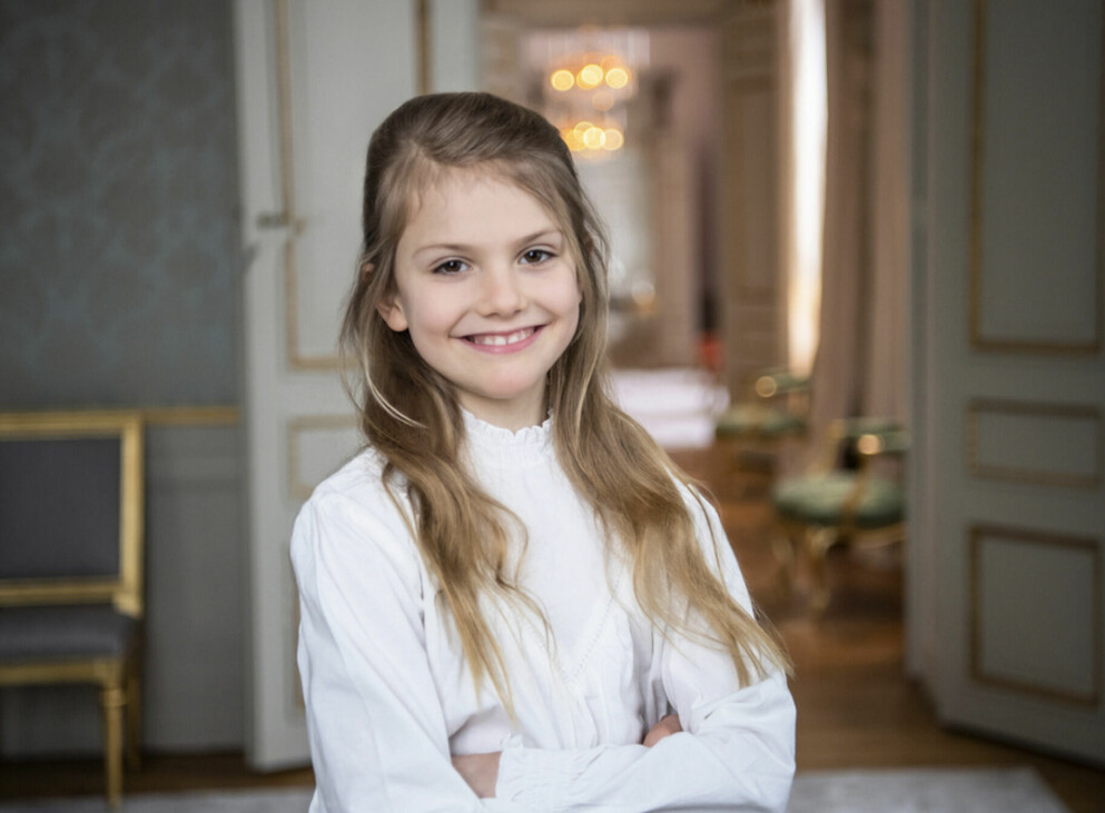 Prinsessan Estelle. Prinsessan Estelle i vit blus