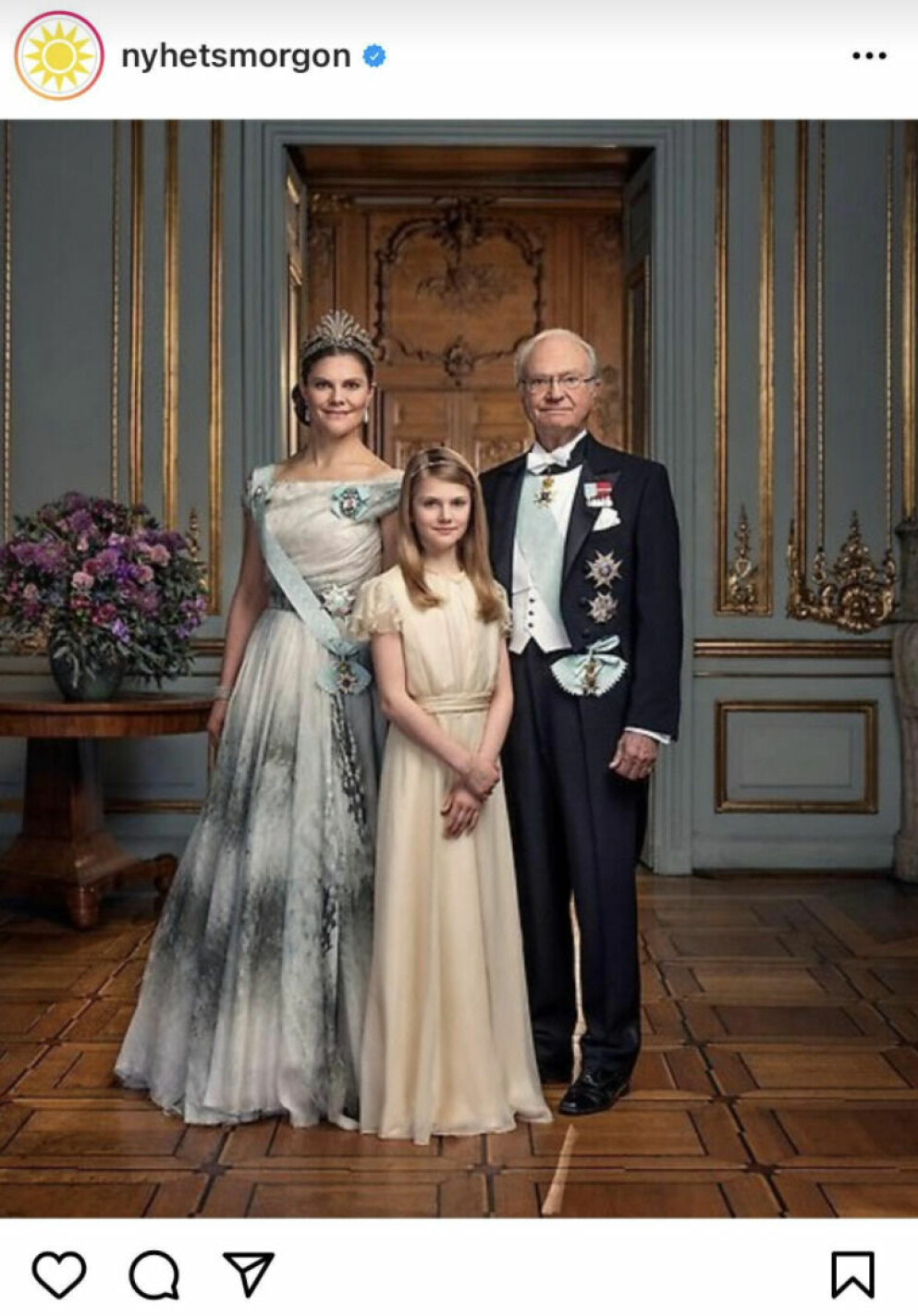 Kronprinsessan Victoria, prinsessan Estelle och kungen. Kungen, kronprinsessan och prinsessan Estelle