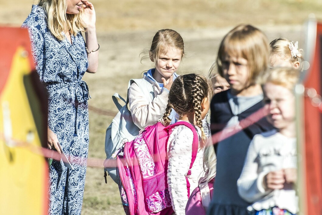 Prinsessan Estelle skolades in på <span class=" italic" data-lab-italic_desktop="italic">Campus Manilla</span> i augusti år 2018. Nu, fyra år senare, är det alltså lillebrors tur! Prinsessan Estelle skolades in på Campus Manilla i augusti år 2018. Nu är det alltså lillebrors tur!