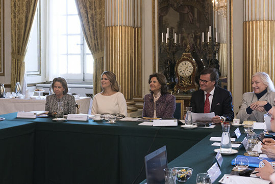 Prinsessan Madeleine och drottning Silvia i möte med Childhood på Kungliga slottet i Stockholm 10 april 2018.