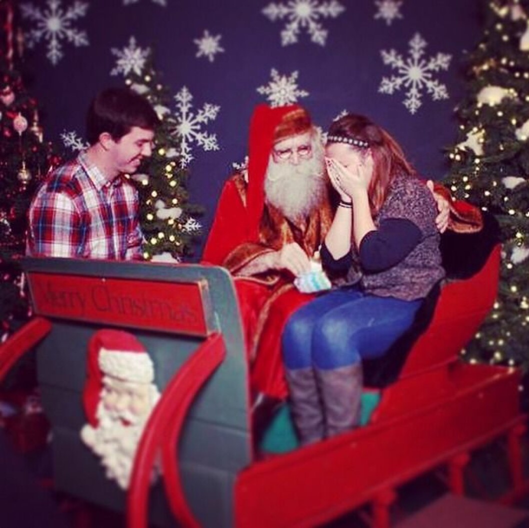 Via: <a href="https://instagram.com/howheasked/" target="_blank" rel="noopener">HowHeAsked/Instagram</a> proposal15