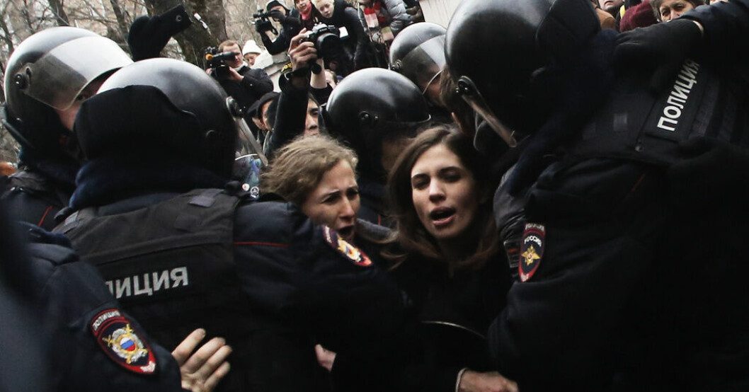 Punkgruppen Pussy Riot är några av de kulturarbetare som konsekvent har protesterat mot sexism och homofobi i Ryssland. Arkivbild. Ryska feministförfattare gör uppror mot Putin