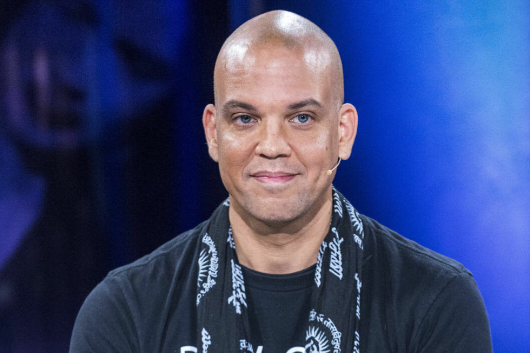 När Josefins namn dyker upp spricker Quincy upp i ett leende. 6001651 Quincy Jones III, Quincy Jones;. Bilder från TV4-as pressträff med nya Idoljuryn 2016 TV4-huset. Stockholm, Sweden 2016-01-26 (c) Pelle T Nilsson/Stella Pictures