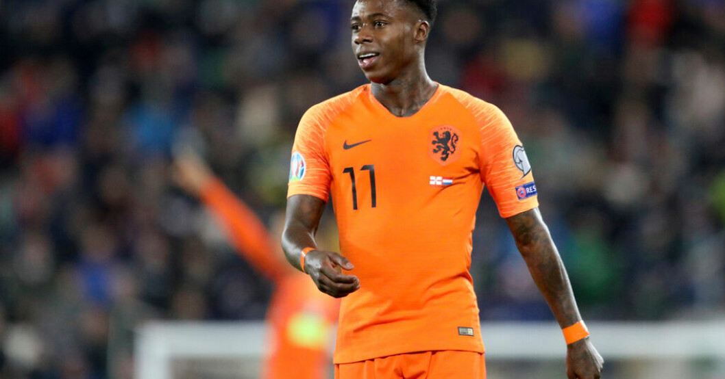 Quincy Promes har nekat till anklagelserna. Arkivbild. Riskerar två års fängelse efter knivdåd