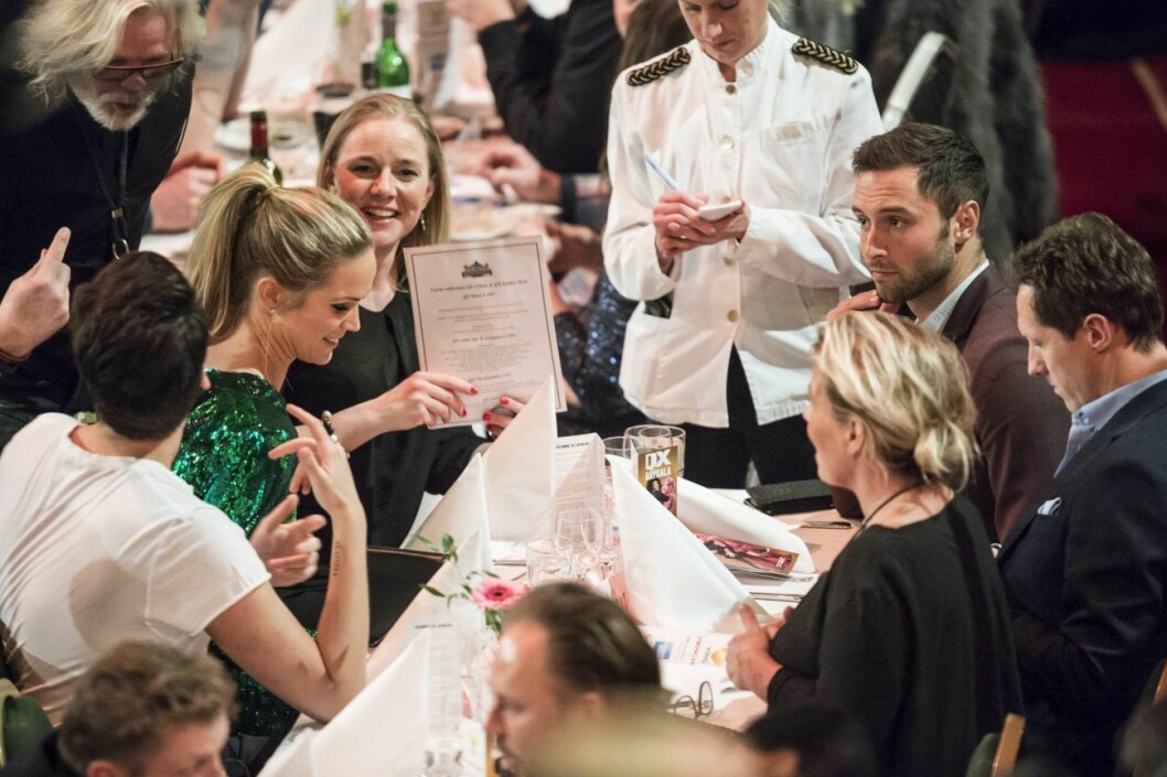 Ett av få tillfällen de två exen synts ihop efter uppbrottet. Ett bord på QX-galan med Marie Serneholt och Måns Zelmerlöw