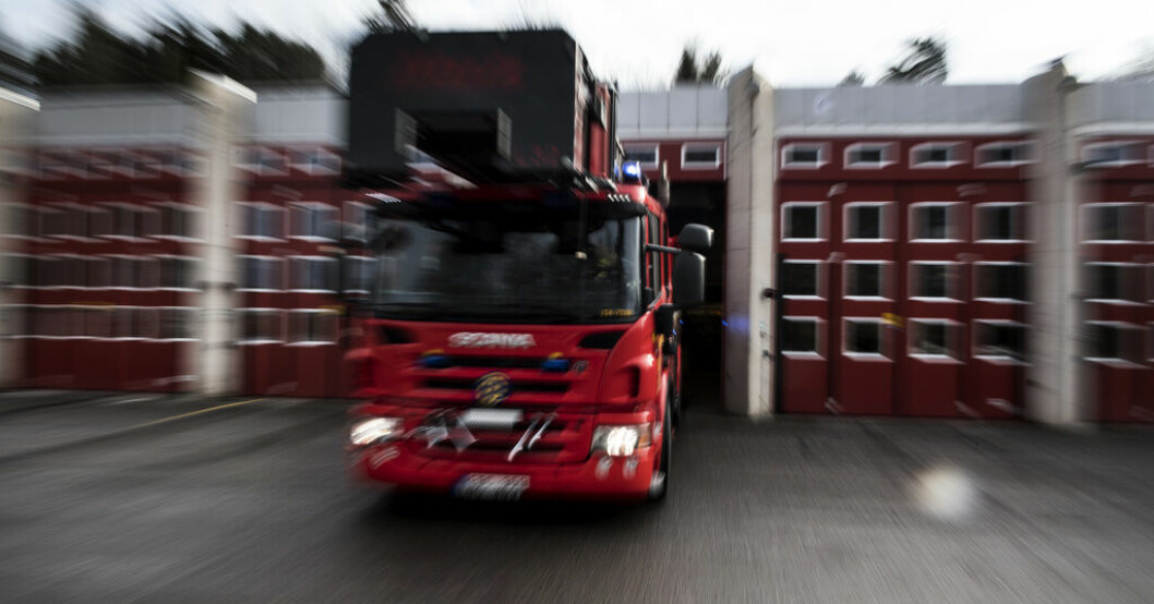 Räddningstjänsten uppmanade alla i jämtländska Gällö att stänga fönster och ventilation. Varningen är hävd sedan 18-tiden. Arkivbild. Kvinna anhållen misstänkt för grov mordbrand