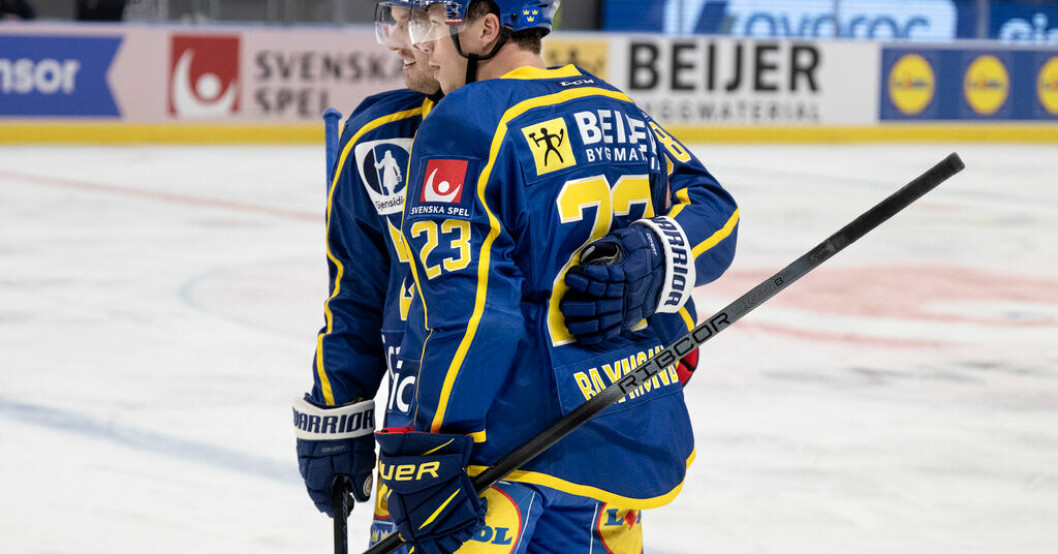 Rasmus Sandin och Lucas Raymond kunde inte förhindra svensk förlust mot Tjeckien på lördagseftermiddagen. Arkivbild. Tre Kronor föll efter mardrömsminuter