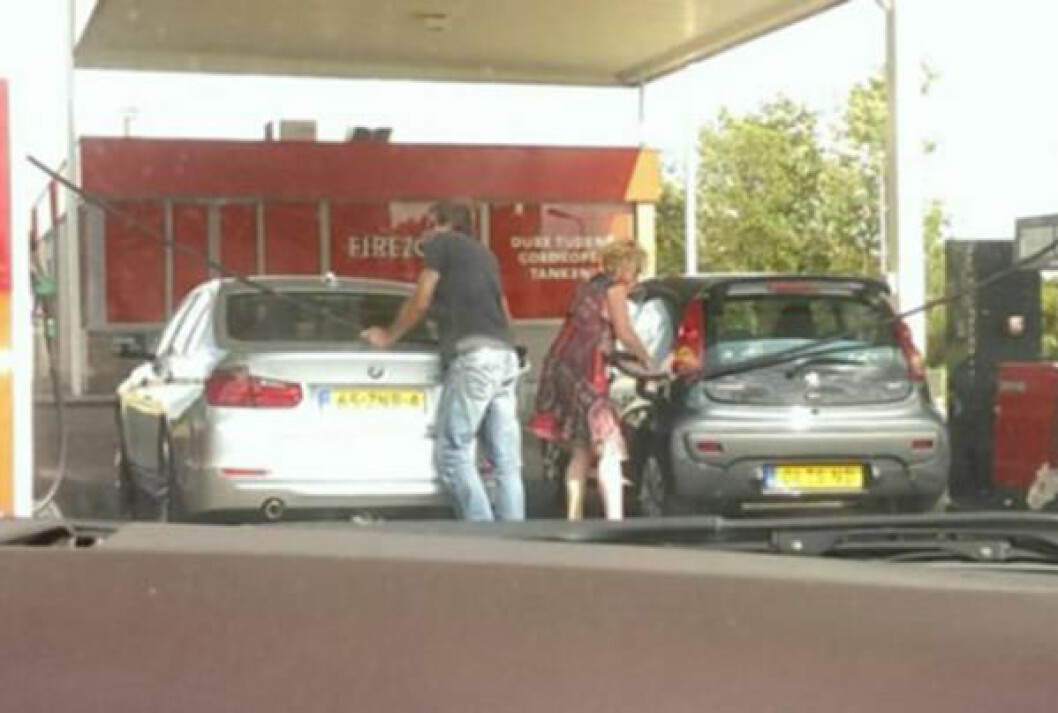 Via: <a href="http://imgur.com/" target="_blank" rel="noopener">Imgur</a> really-dumb-people-idiots-morons-241