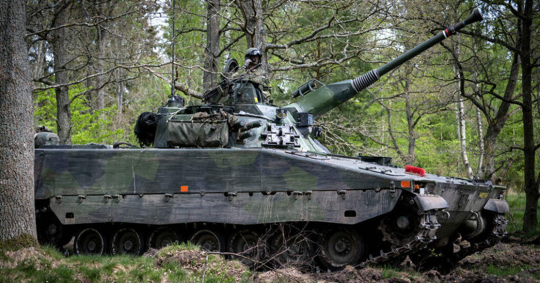 Regeringen planerar att skicka bland annat Stridsfordon 90 till Ukraina. Arkivbild. Ukrainastöd kan försvaga försvar i väst