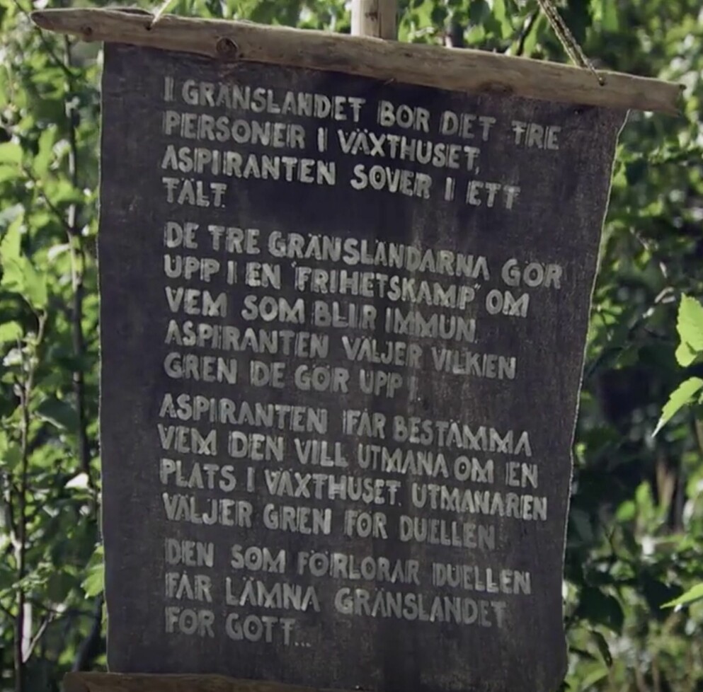 Regler i <span class=" italic" data-lab-italic_desktop="italic">Gänslandet</span>. Robinson Gränslandet en lapp med regler