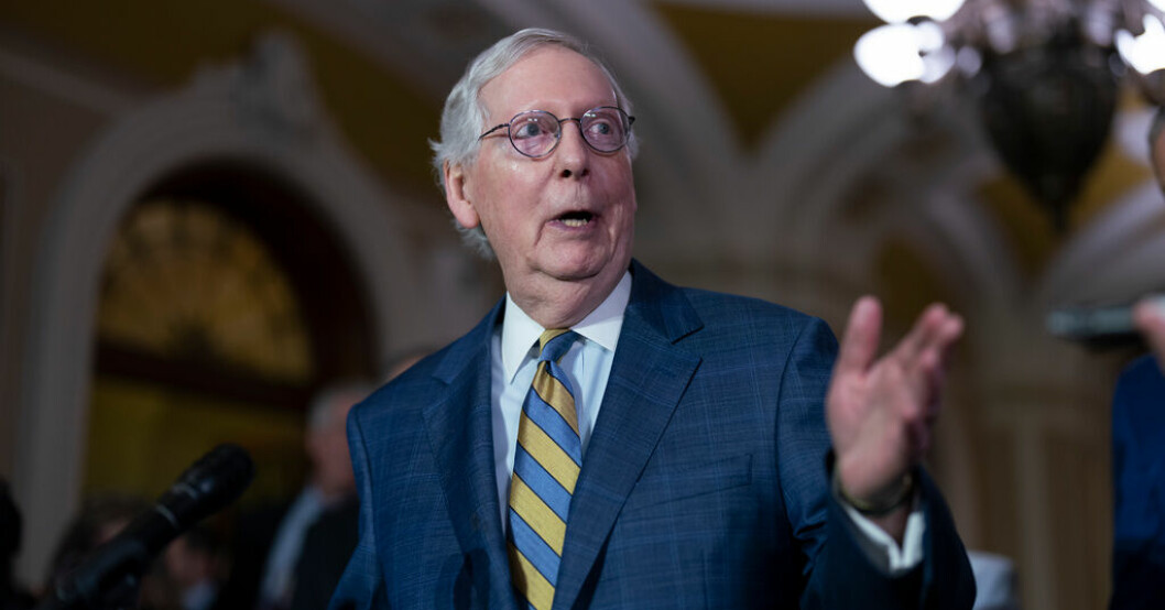 Republikanernas ledare i senaten, Mitch McConnell, vårdas på sjukhus. Arkivbild. Topprepublikan på sjukhus efter fall