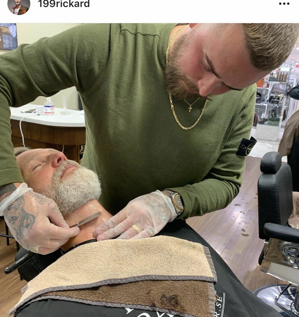 Rickard Sjöberg när han är hos barberaren