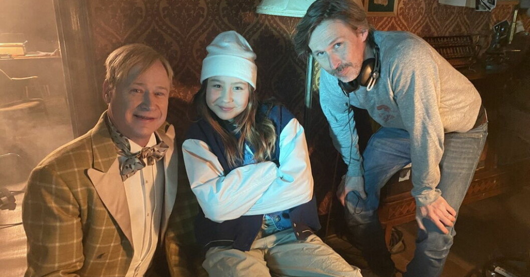 Robert Gustafsson, Sora Elding och regissören Gustaf Åkerblom under inspelningen av "Ture Sventon och den magiska lampan". Pressbild. Ture Sventon får en tredje säsong