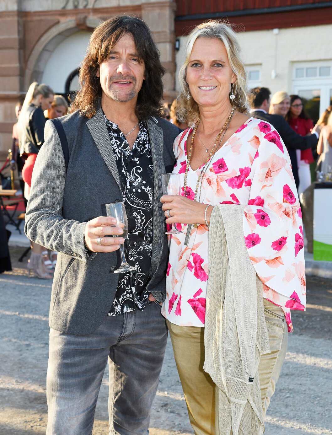 Robert Wells och hustrun Maria Sköld Wells har varit gifta i elva år. Robert Wells och hustrun Maria Sköld Wells har varit gifta i elva år.