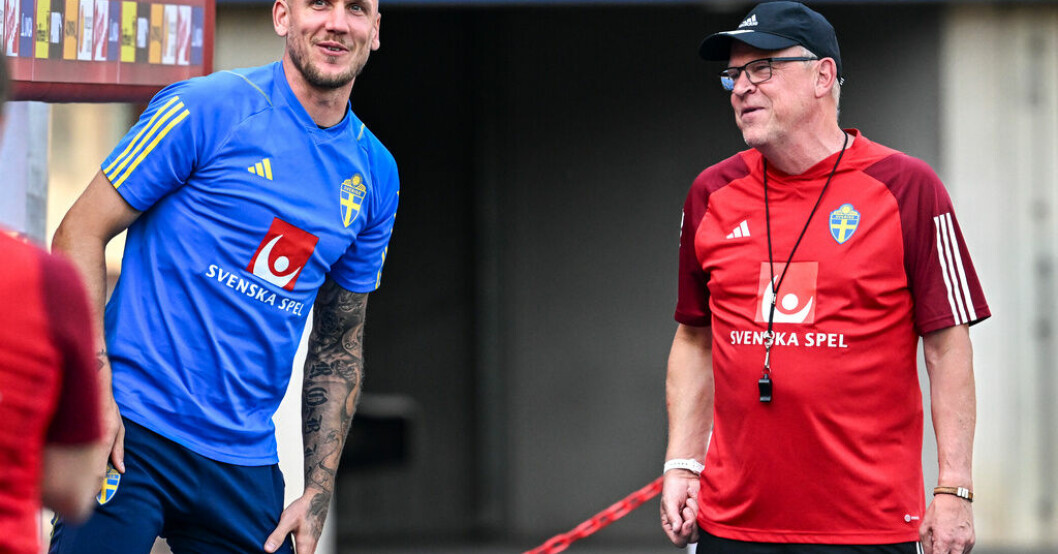 Robin Olsen och förbundskapten Janne Andersson. Olsen: Det händer något i kroppen