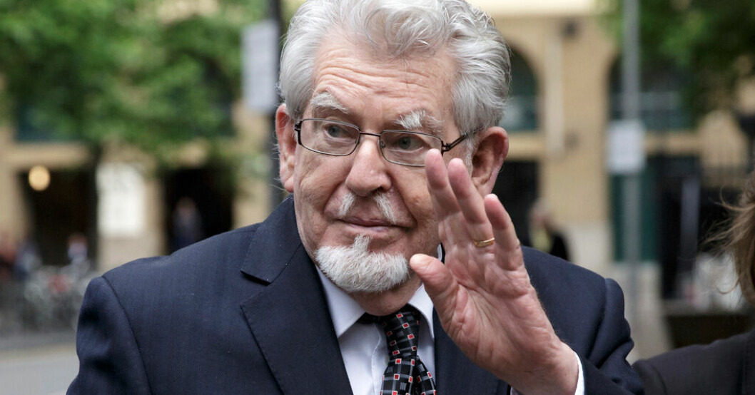 Rolf Harris vid en rättegång 2017. Arkivbild. Sexbrottsdömde Rolf Harris är död