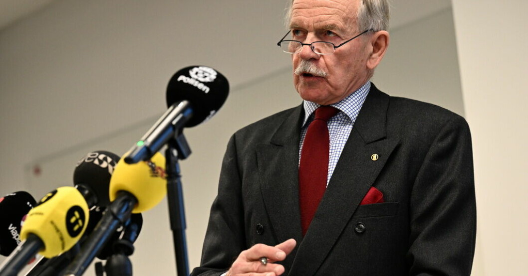 Runar Viksten under presentationen av utredningen. Därför tog polisen bort internutredningen
